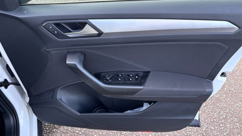 Volkswagen T-Roc 1.0 TSI Life 5dr Petrol Hatchback